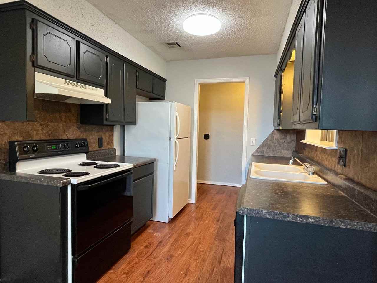 1809 Michell Dr - Photo 4 of 13