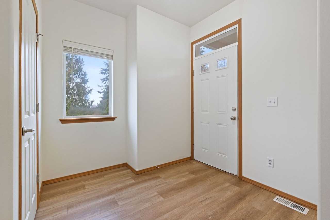 238 Mitchell Ln Ne - Photo 3 of 28