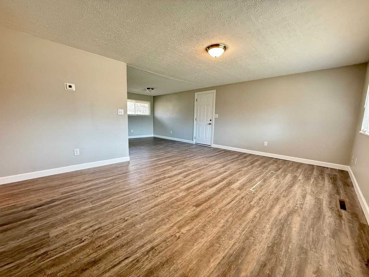 4421 Primrose Ln - Photo 2 of 18