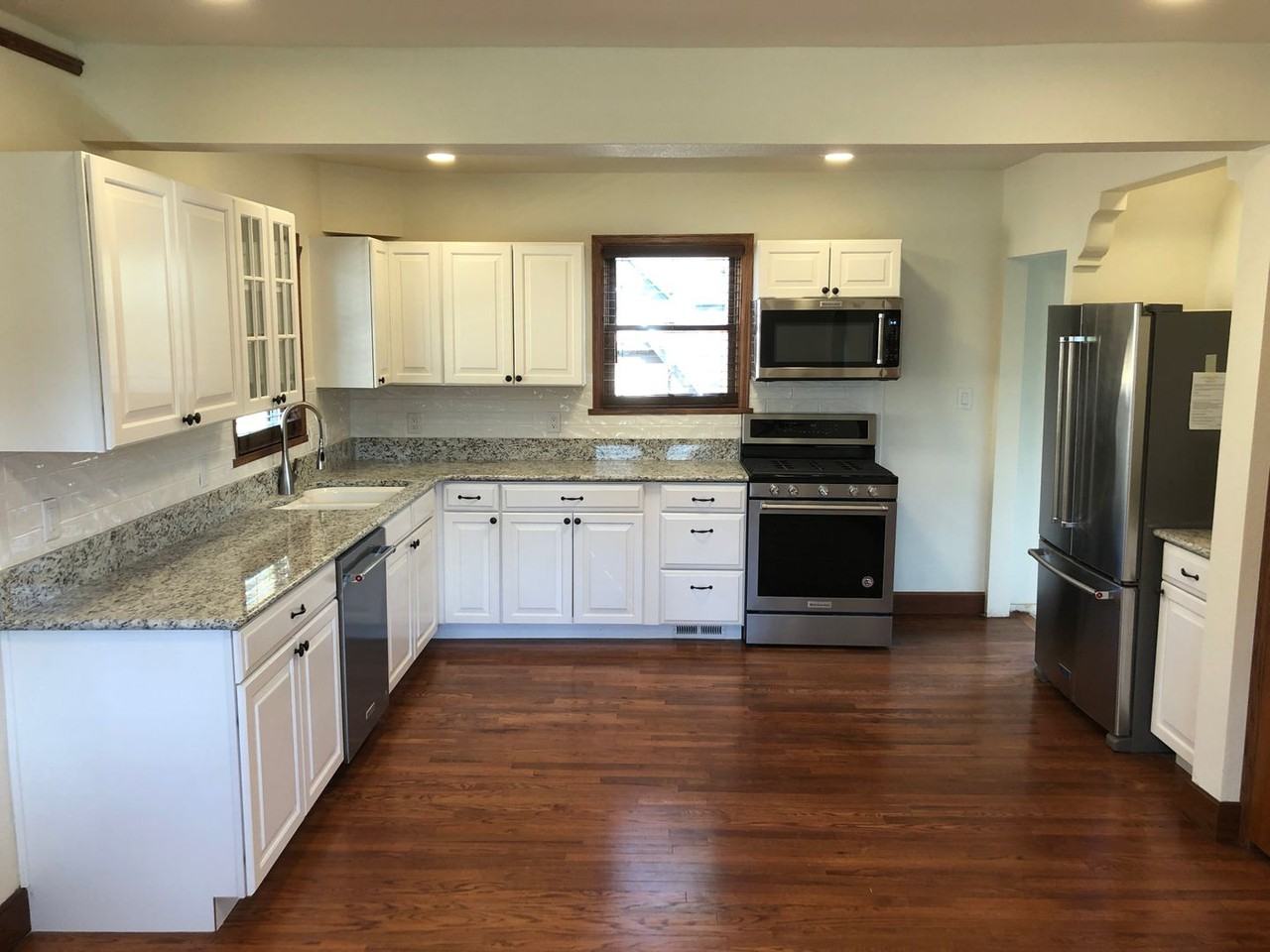 614 Quincy St - Photo 2 of 11