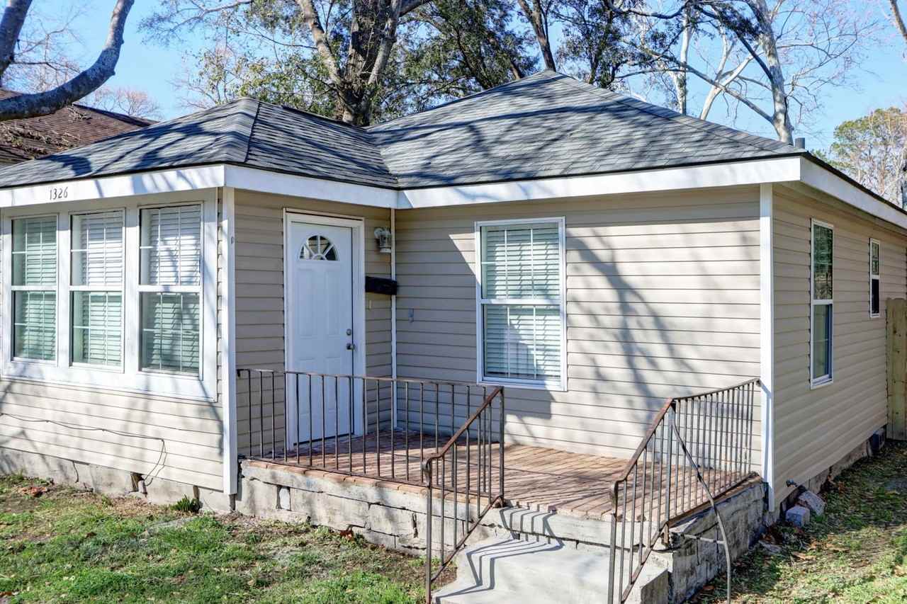 1326 E 33rd St - Photo 4 of 32