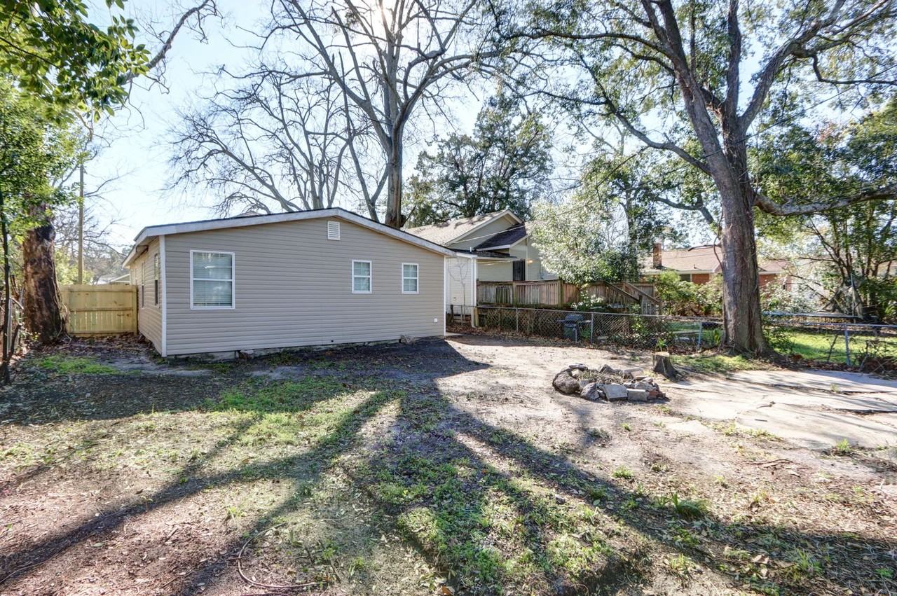 1326 E 33rd St - Photo 6 of 32