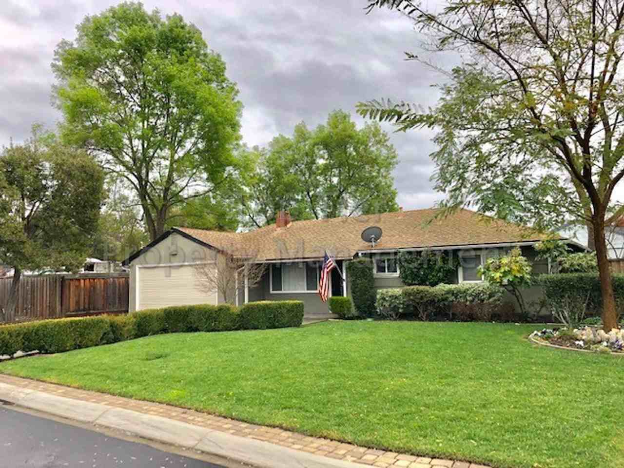 200 Elaine Dr - Photo 2 of 17