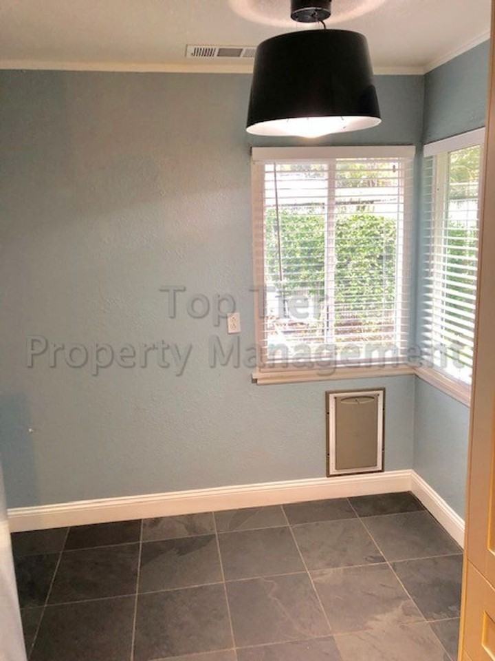 200 Elaine Dr - Photo 5 of 17