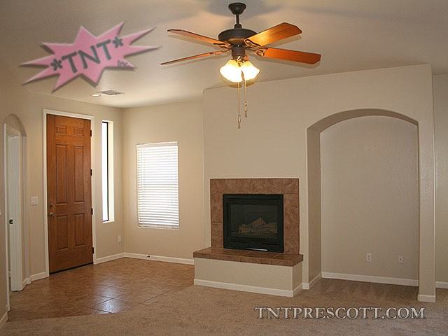 951 Louie St - Photo 2 of 25