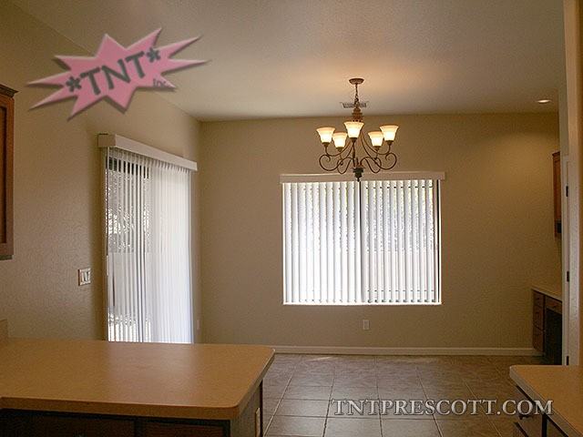 951 Louie St - Photo 4 of 25