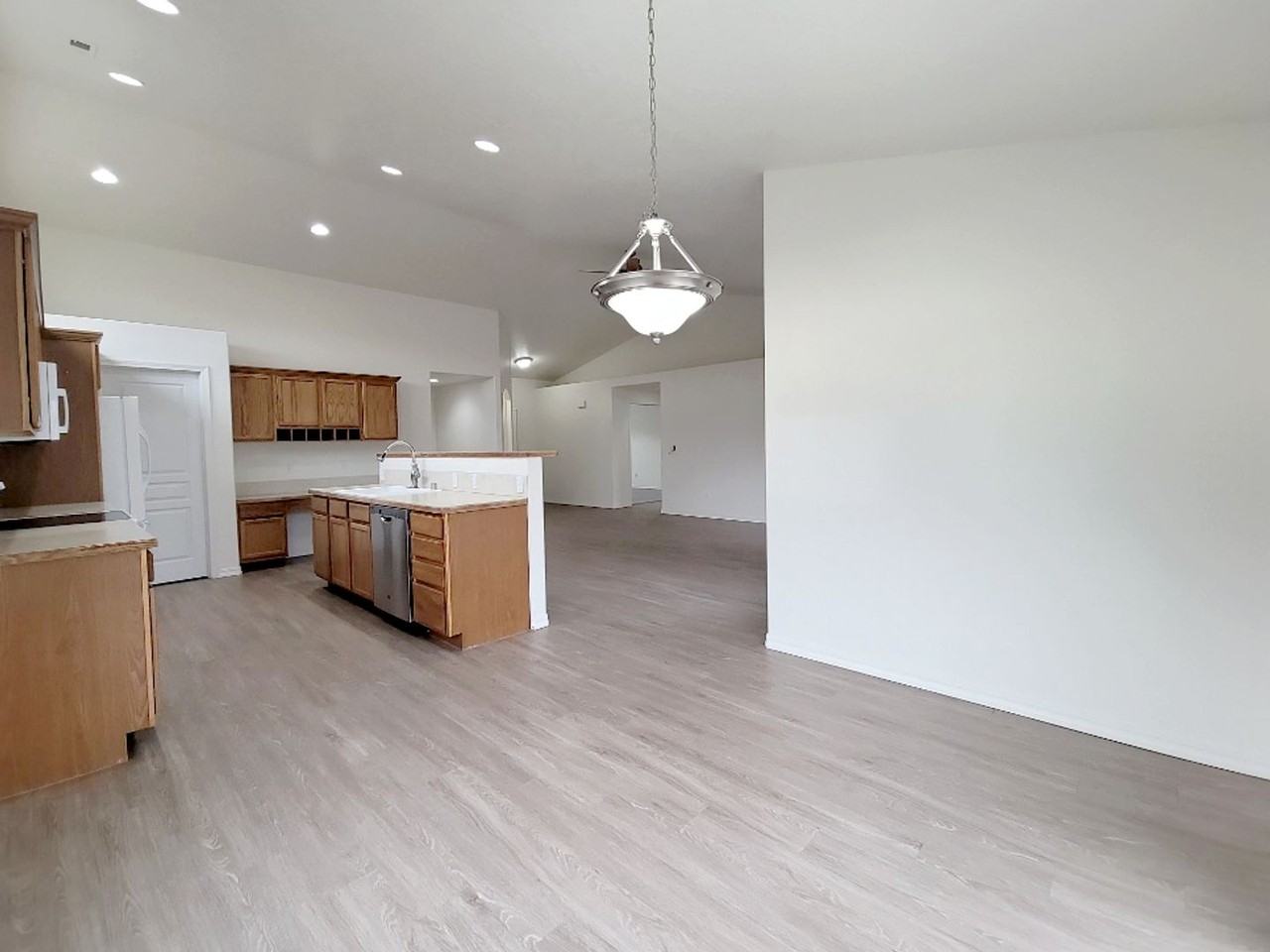 3102 S Highlands Blvd - Photo 7 of 40