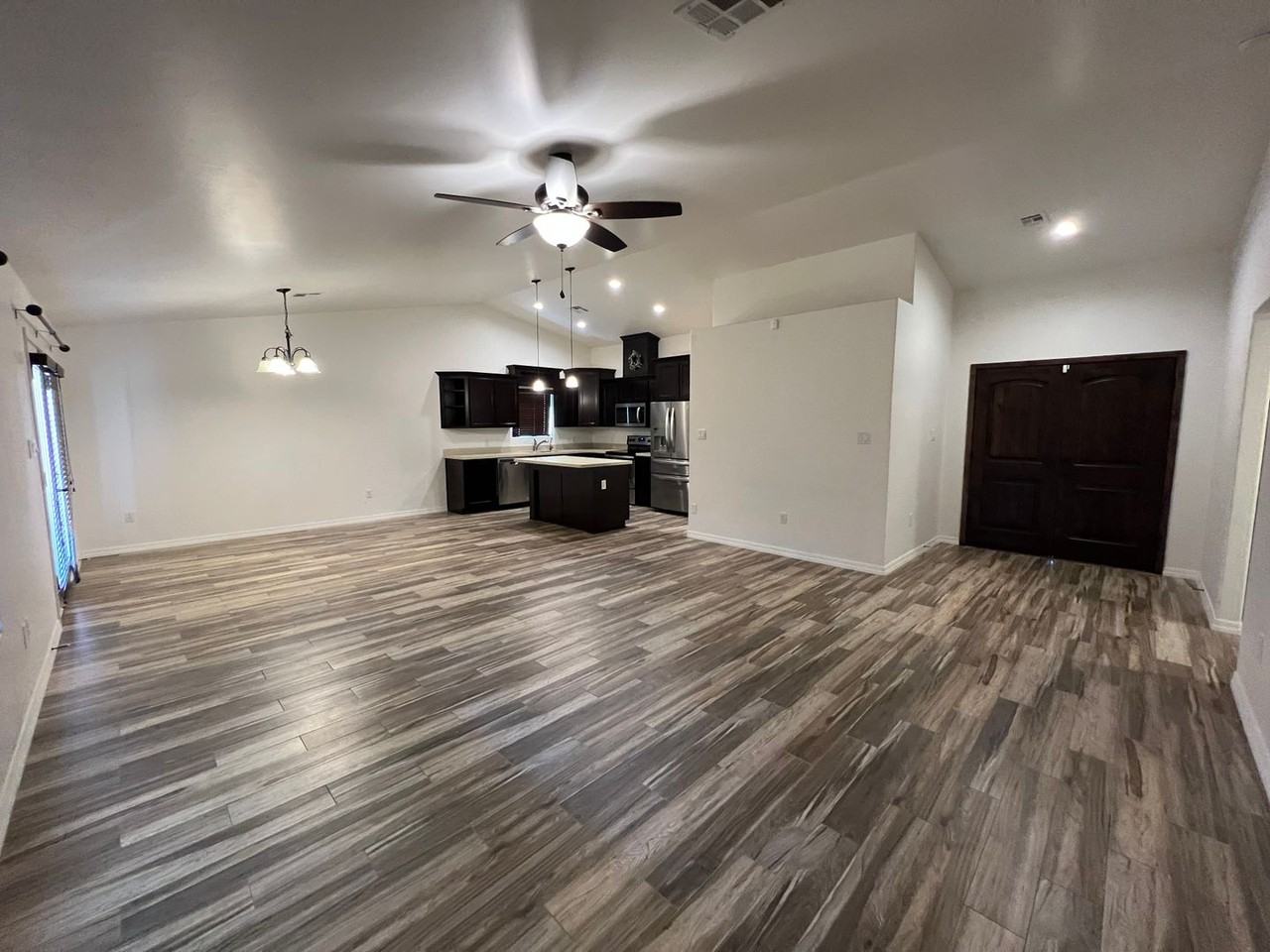 8693 E 34th Pl - Photo 4 of 33