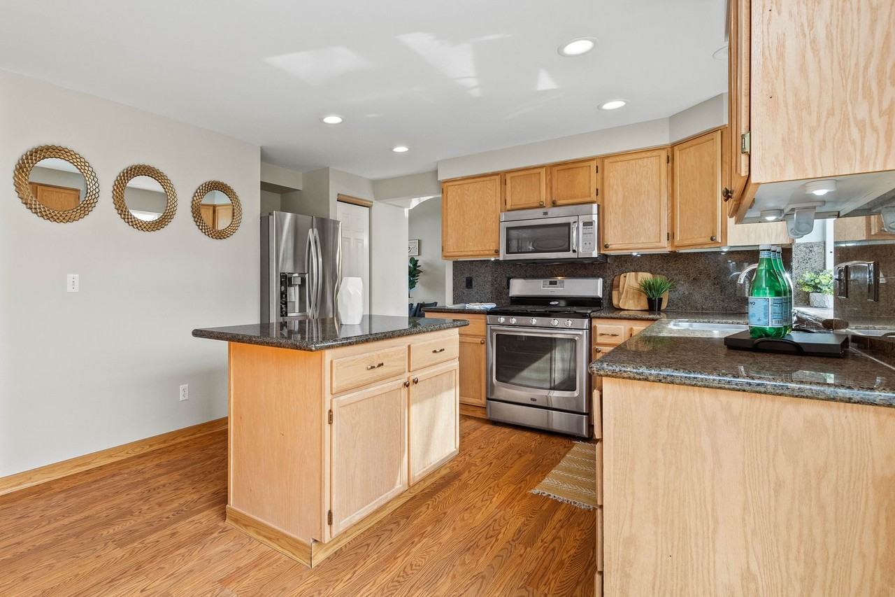 22619 Se 279th St - Photo 6 of 32