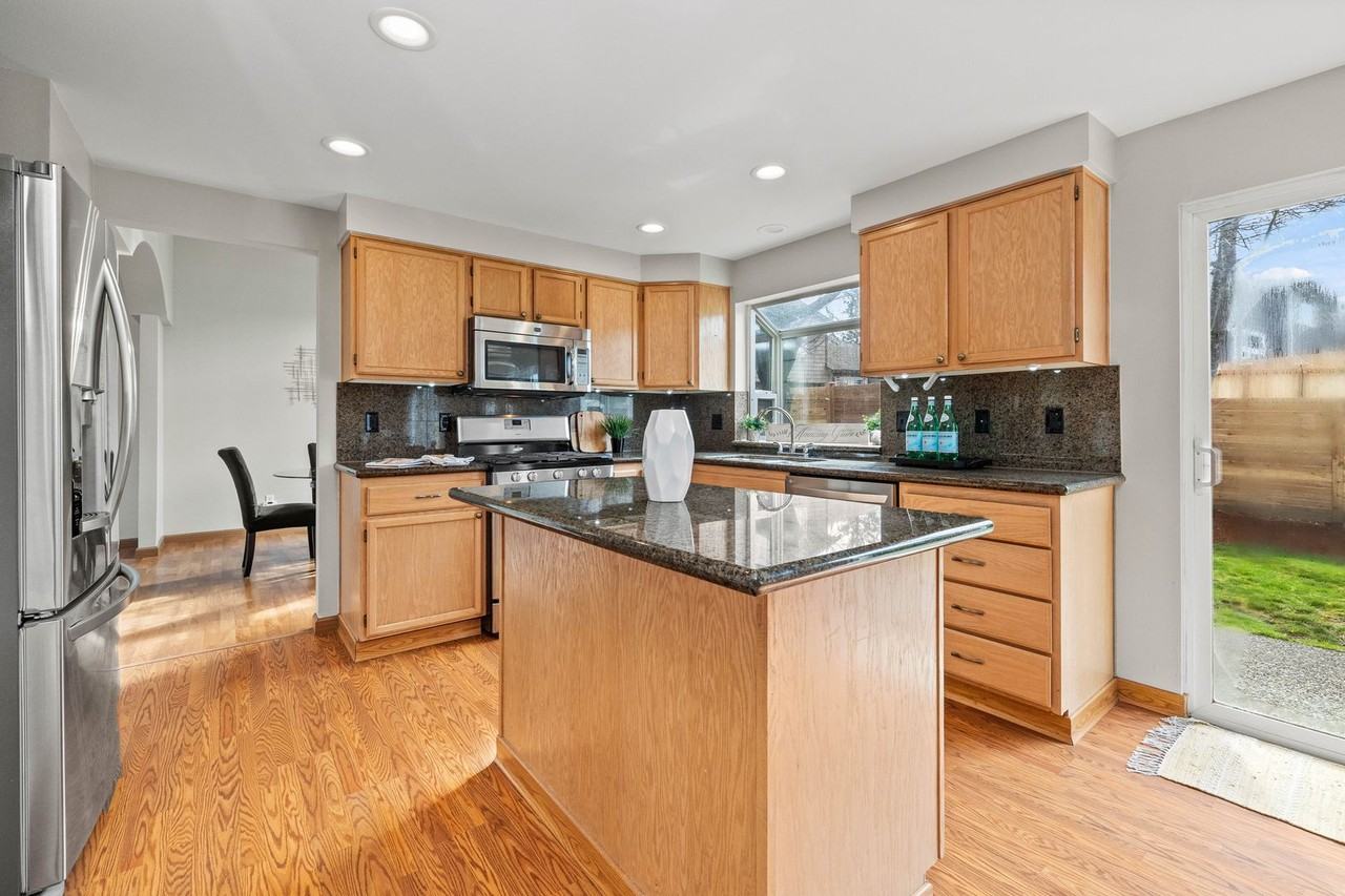 22619 Se 279th St - Photo 7 of 32