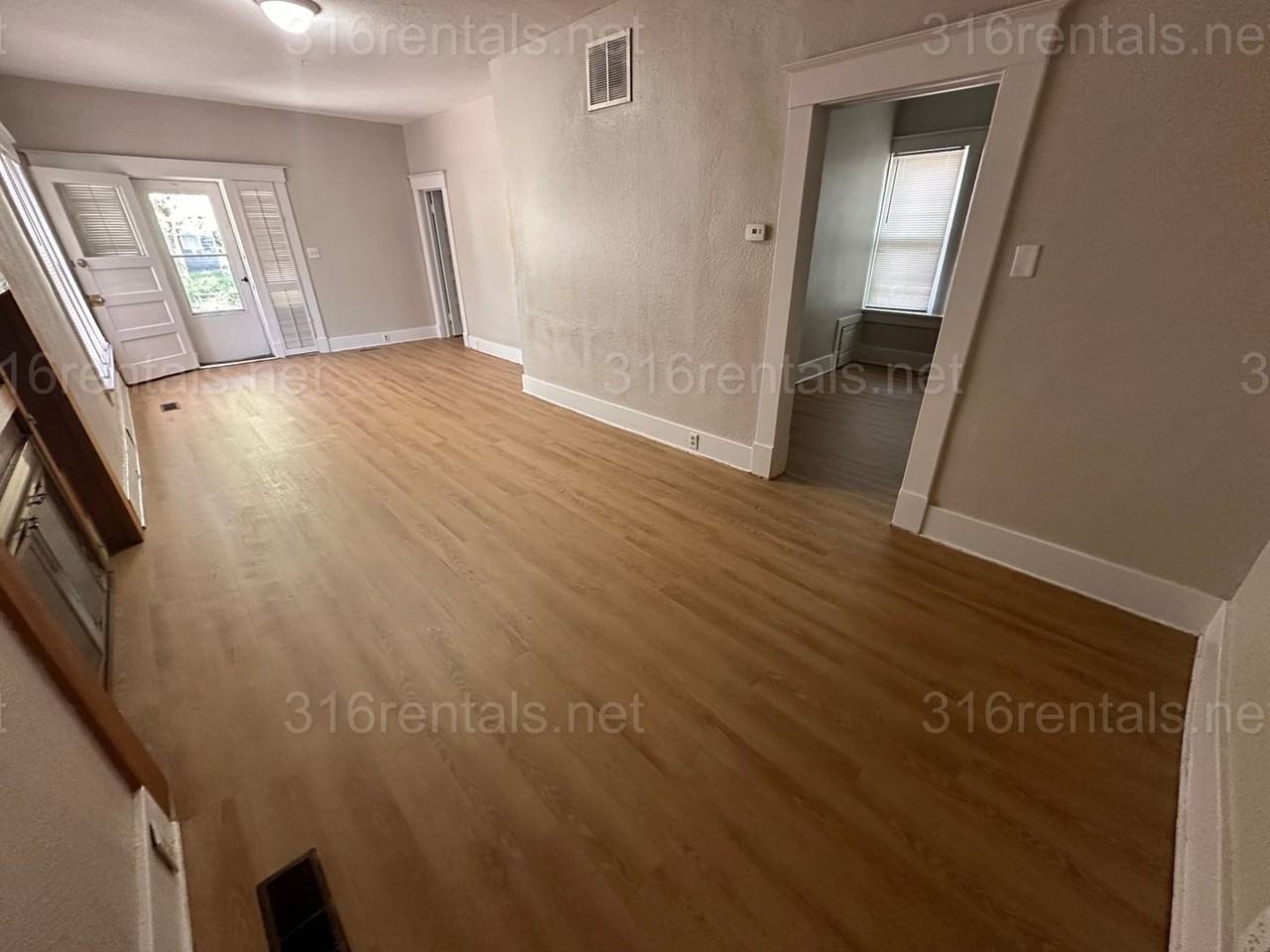 1436 S Waco Ave - Photo 6 of 11