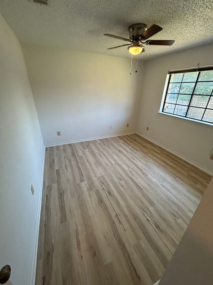 1537 Raleigh Dr - Photo 6 of 14