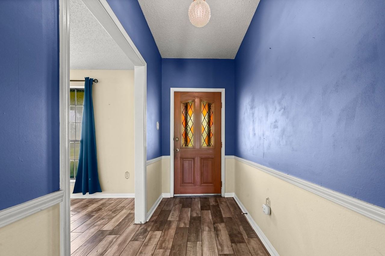 12515 Parktrail Ave - Photo 3 of 21