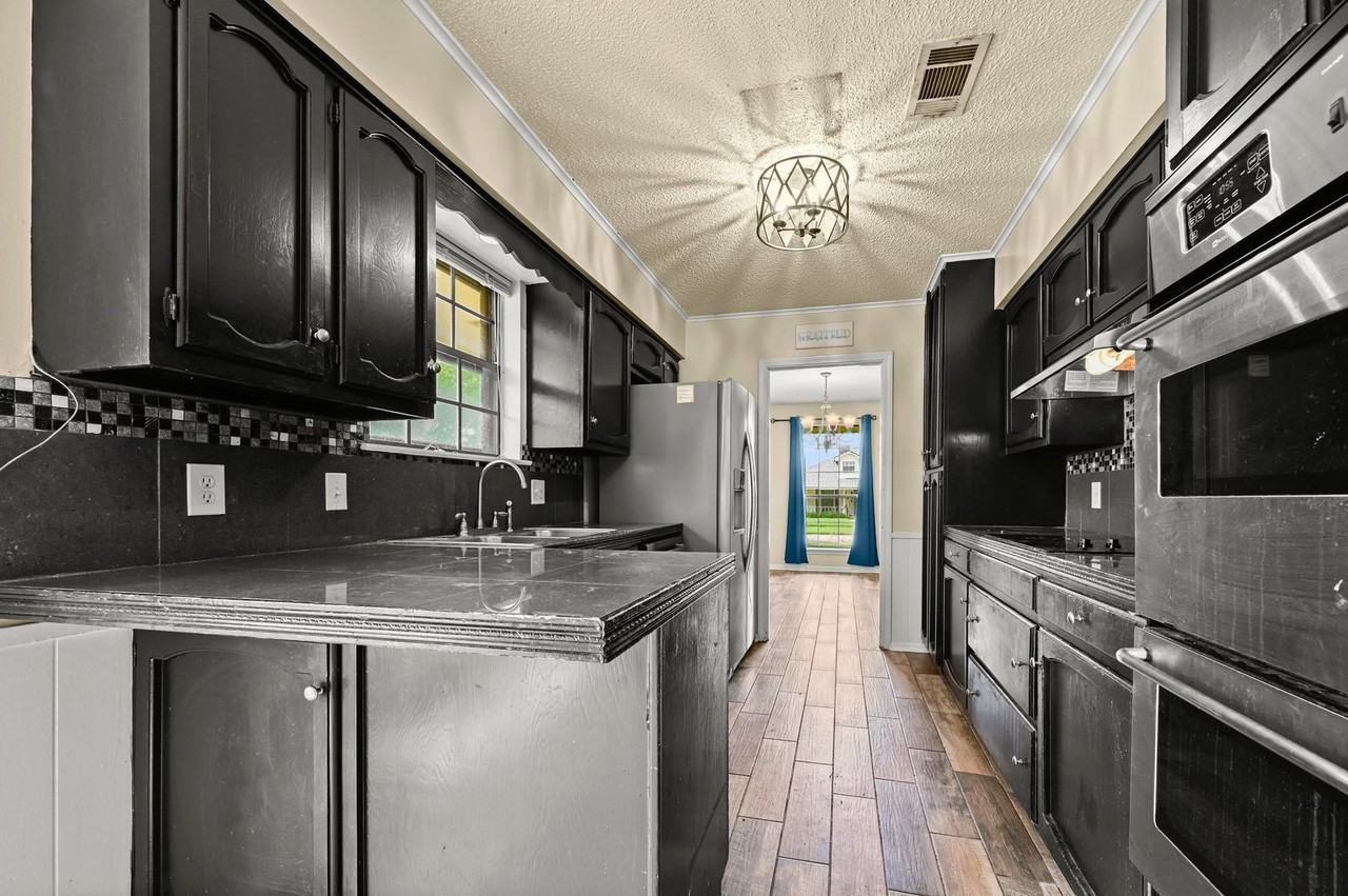 12515 Parktrail Ave - Photo 6 of 21