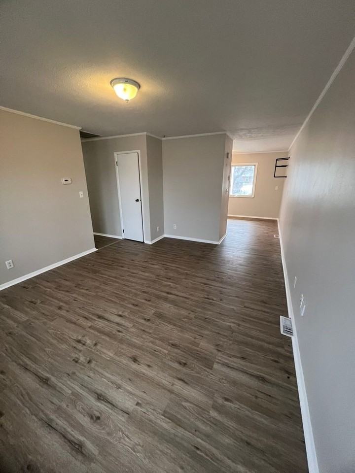 2228 Belmont Dr - Photo 2 of 13