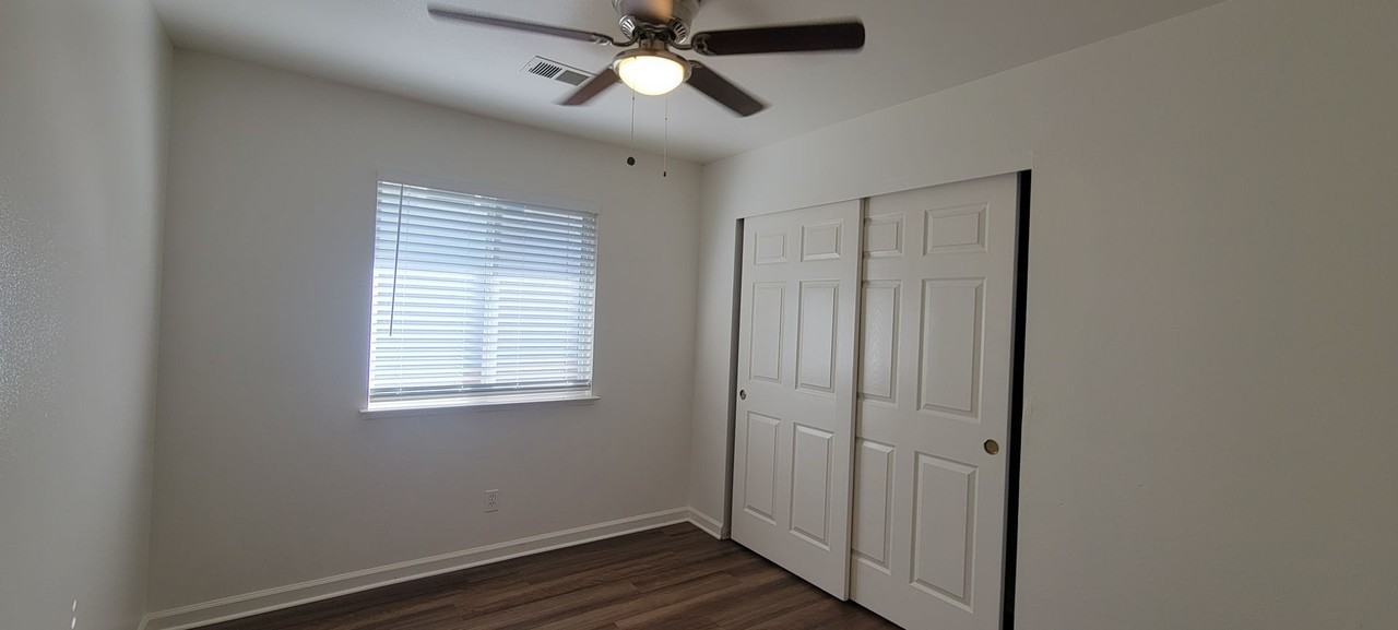 1033 North Blvd - Photo 6 of 15