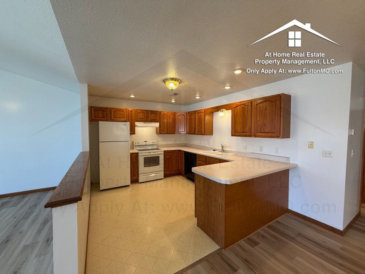 1117 Ashton Cir E - Photo 6 of 50