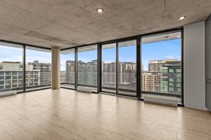 featured image of 215 Rue Murray