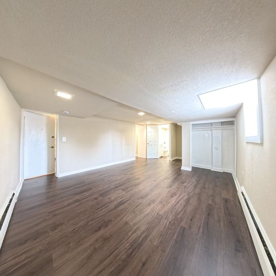 511 W State St - Photo 2 of 46