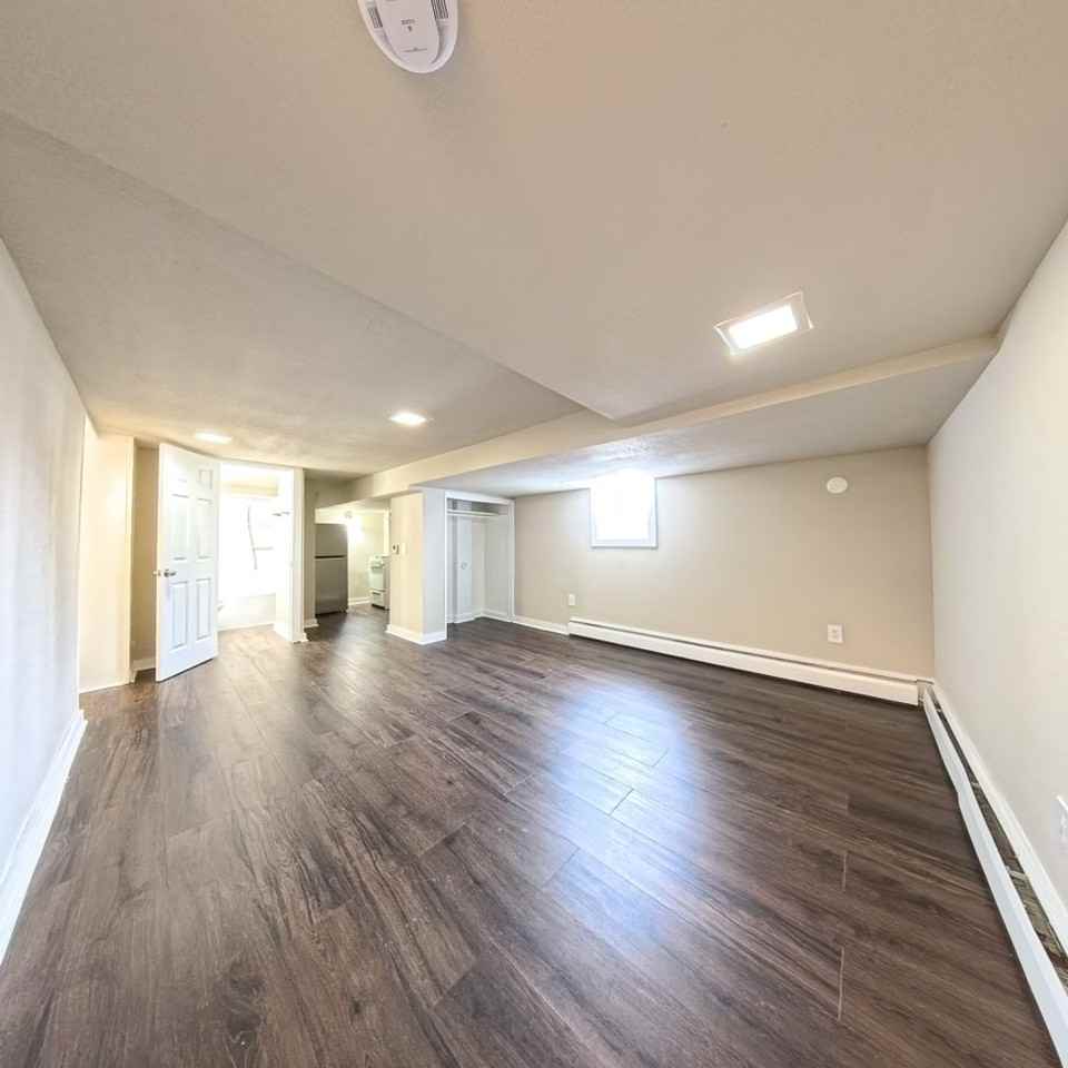 511 W State St - Photo 6 of 46