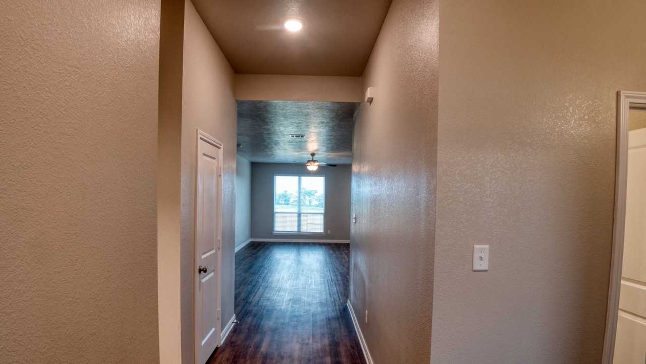 2200 John Ross Ct - Photo 2 of 22