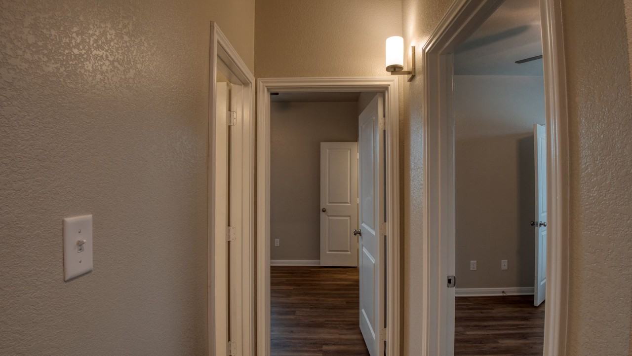 2200 John Ross Ct - Photo 4 of 22