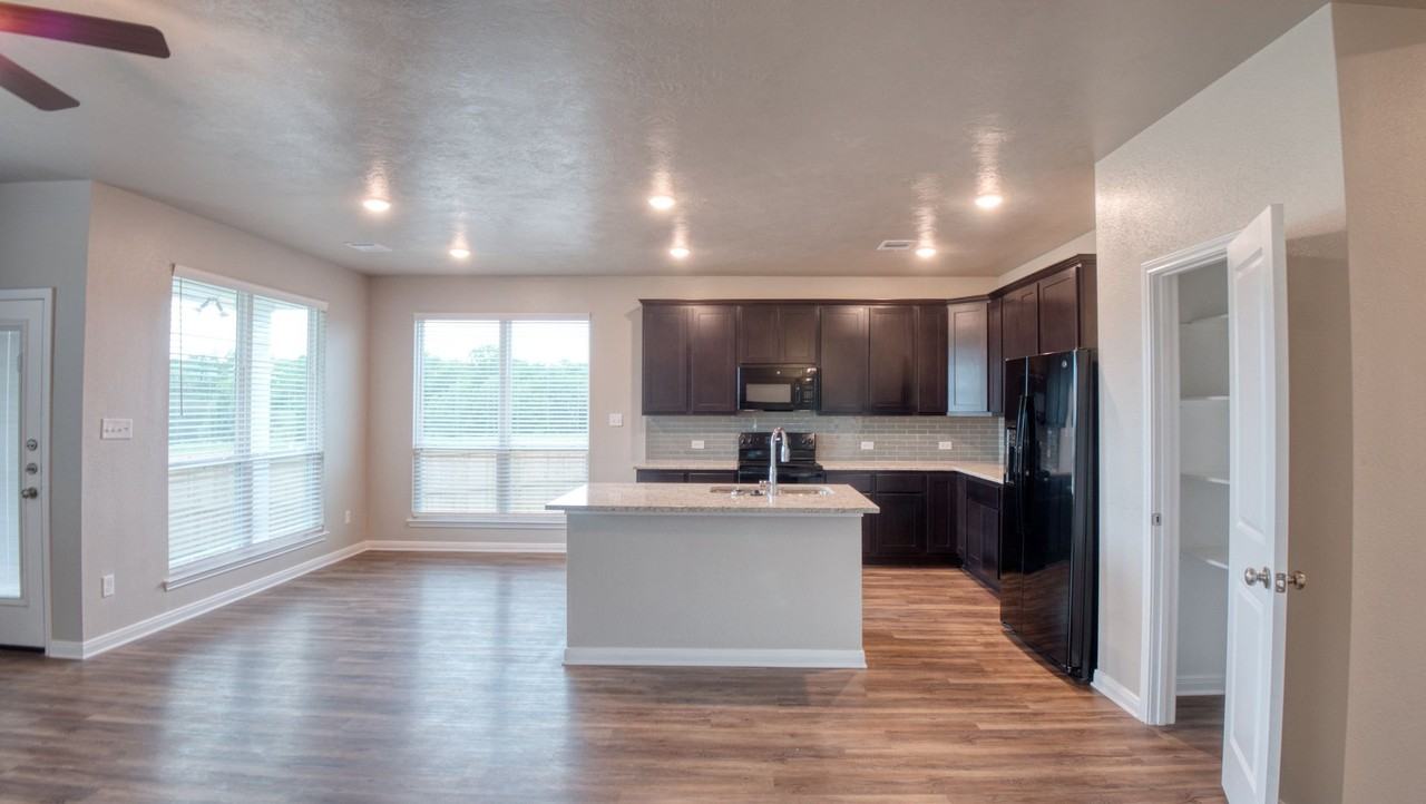 2200 John Ross Ct - Photo 6 of 22