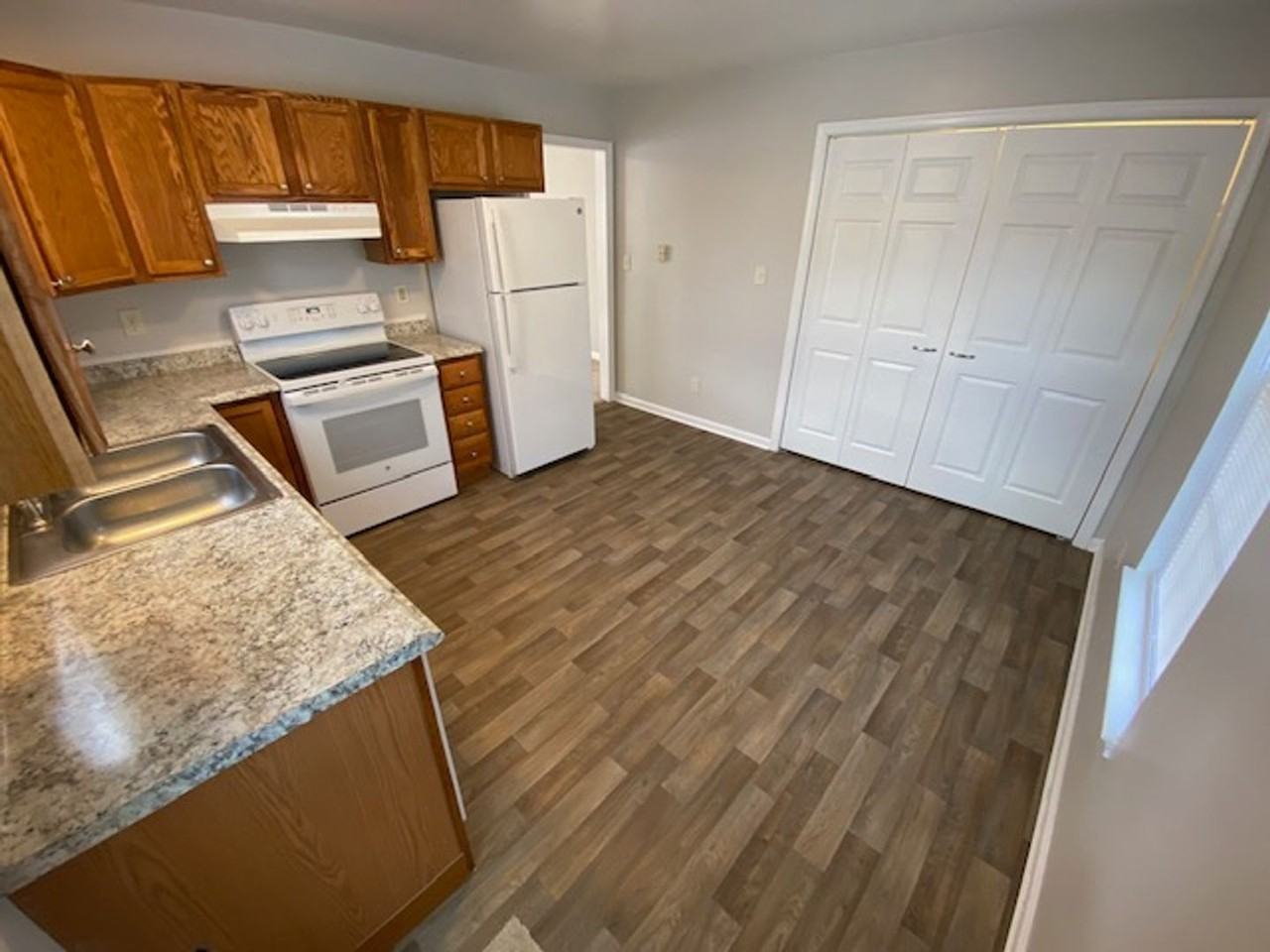 30000 Saint James Way - Photo 5 of 19