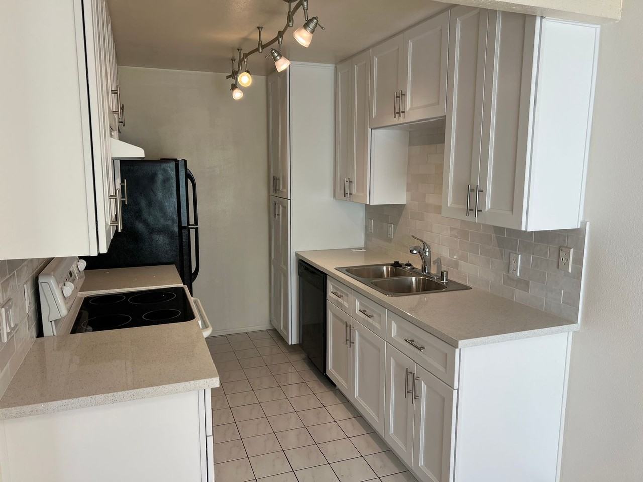 3162 Via Alicante - Photo 4 of 19