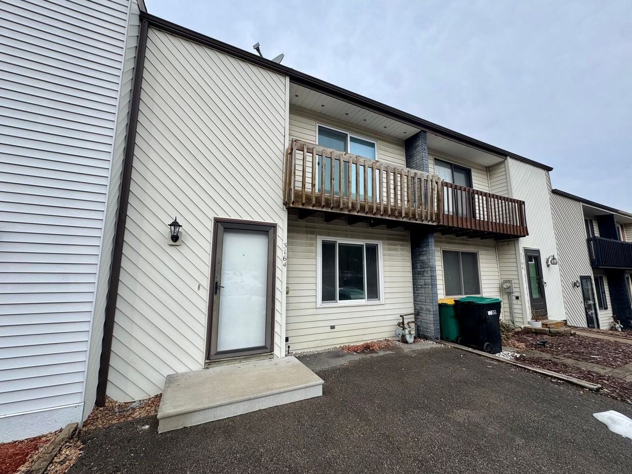 3164 Camberly Dr - Photo 3 of 50