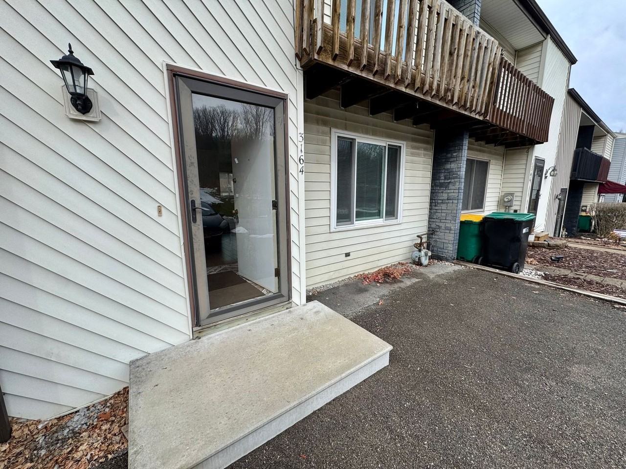 3164 Camberly Dr - Photo 5 of 50