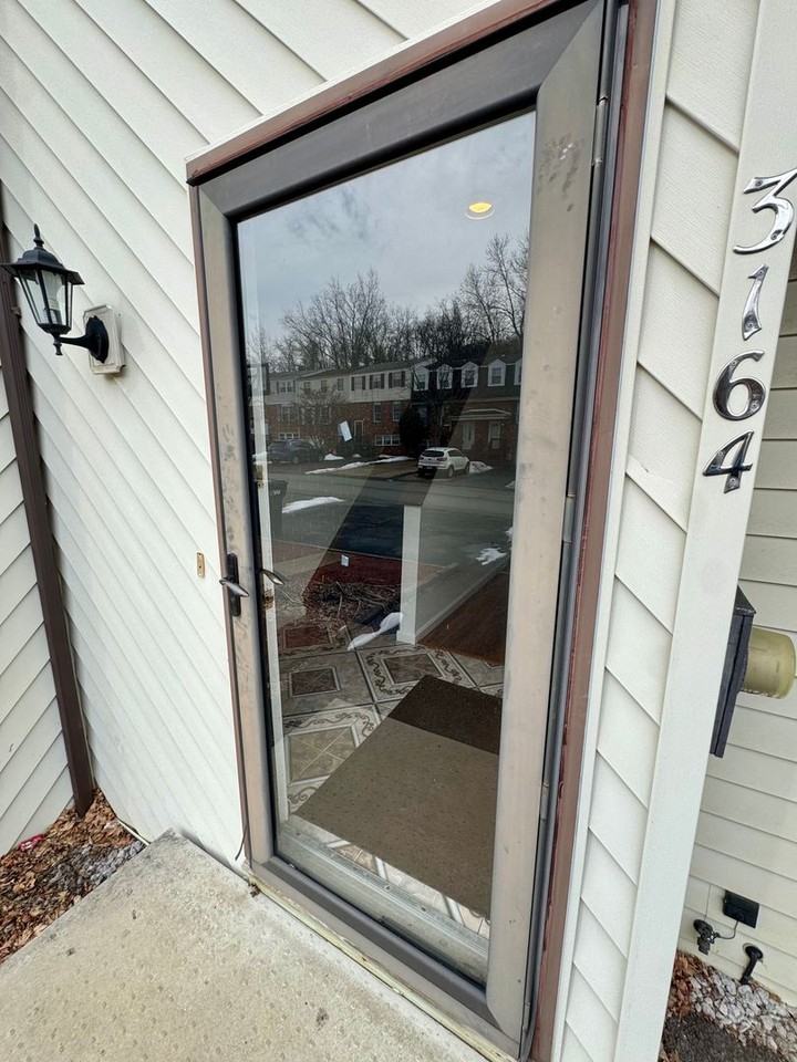 3164 Camberly Dr - Photo 6 of 50