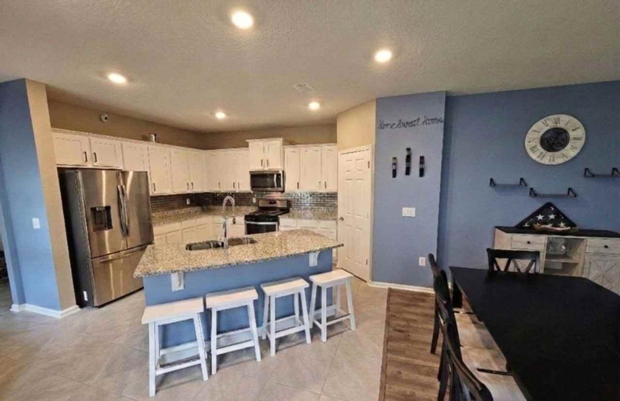 519 Coastline Way - Photo 4 of 21