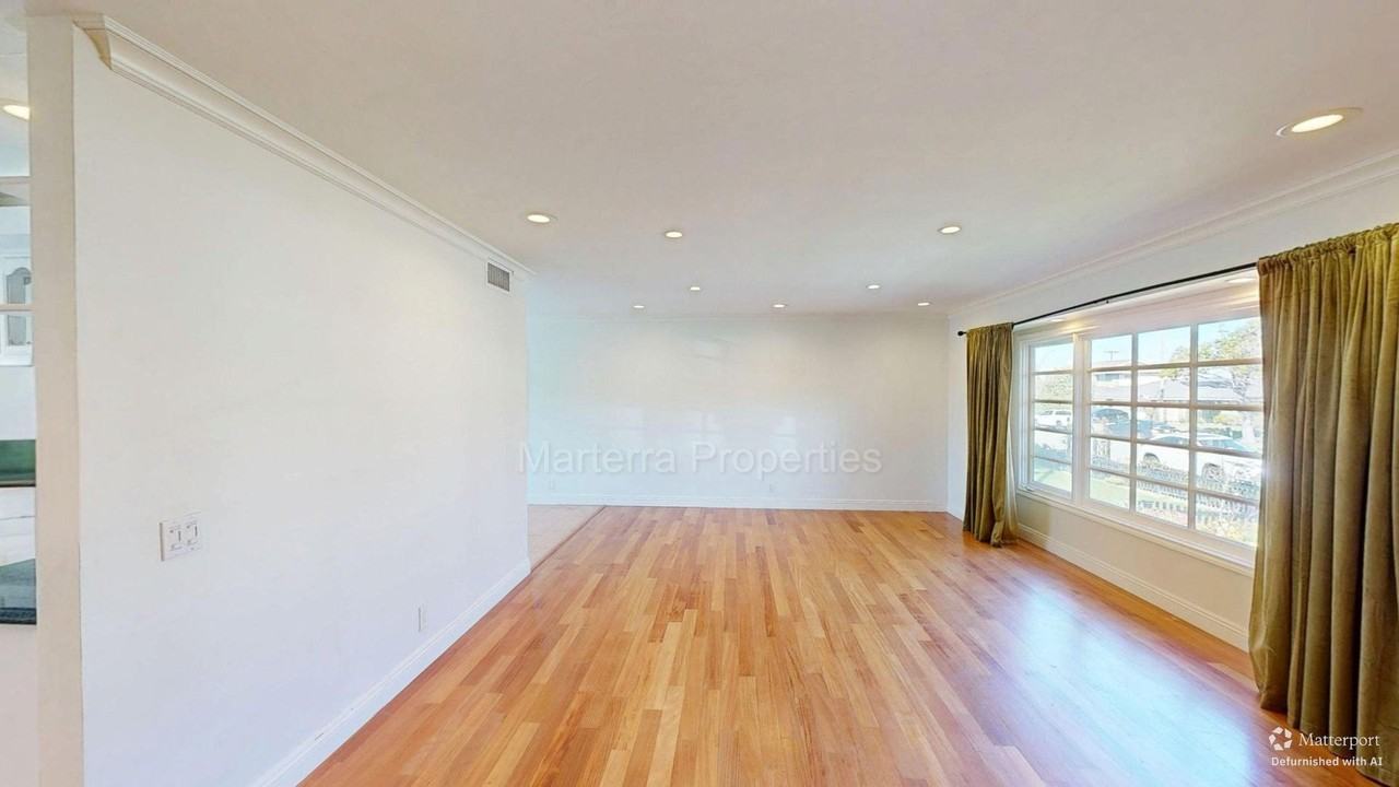 1977 Flamingo Dr - Photo 2 of 42