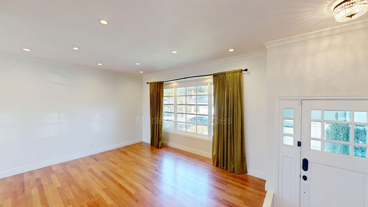 1977 Flamingo Dr - Photo 6 of 42