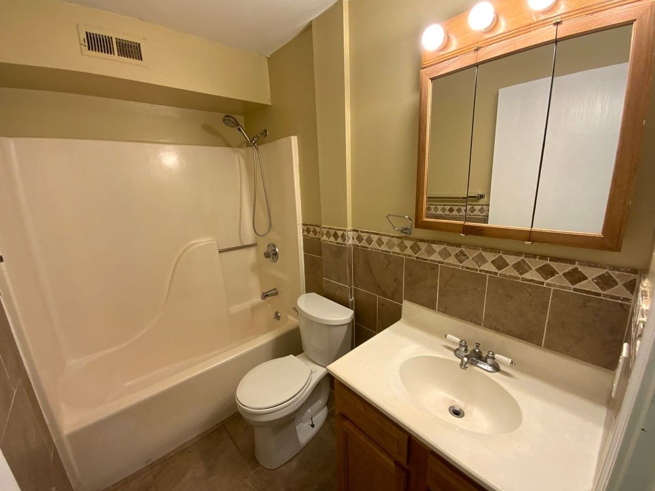 503 Columbia Dr #K - Photo 2 of 27