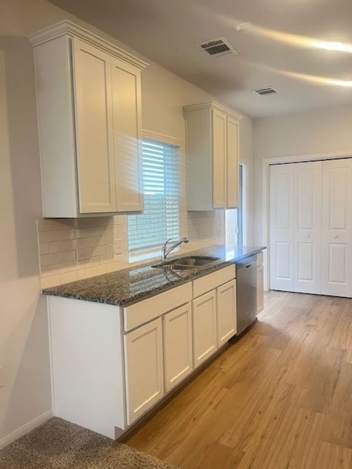 300 Kenai Dr - Photo 5 of 14