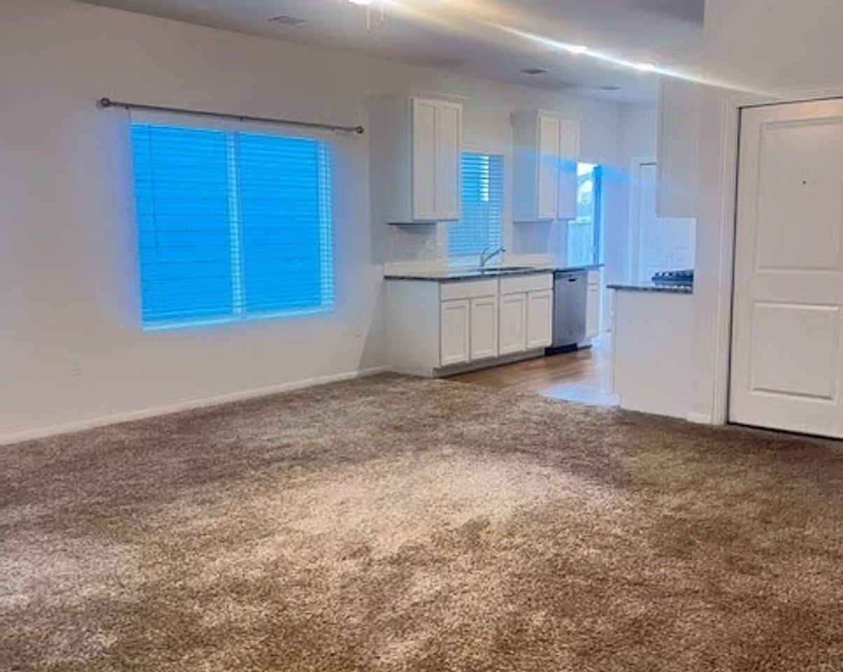 300 Kenai Dr - Photo 6 of 14