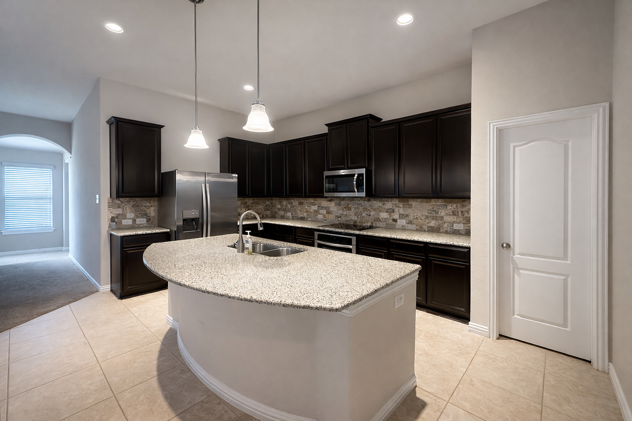 1004 Hartman Dr - Photo 4 of 17