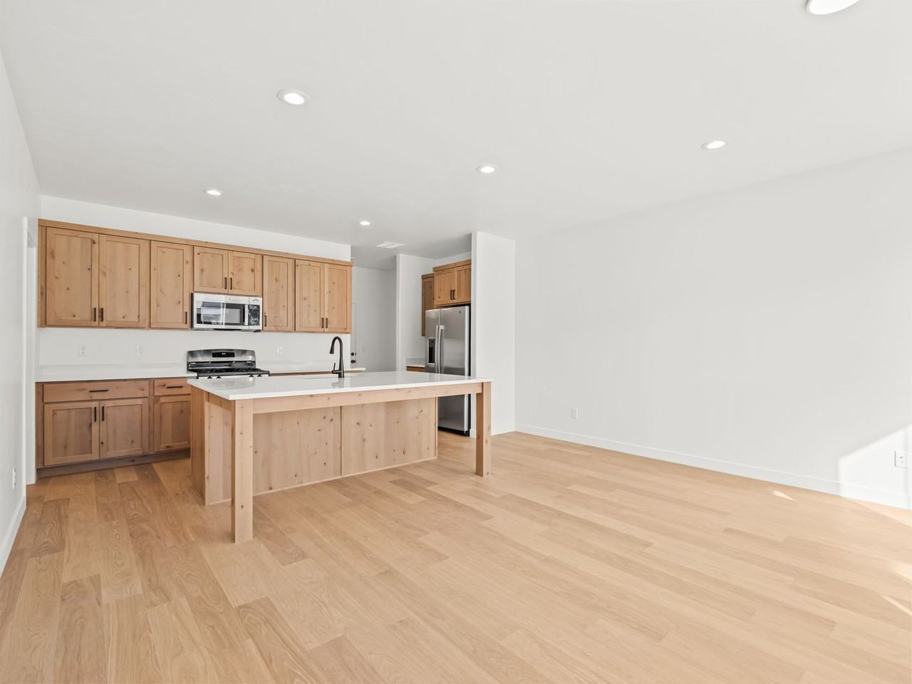 226 E 860 S - Photo 2 of 32