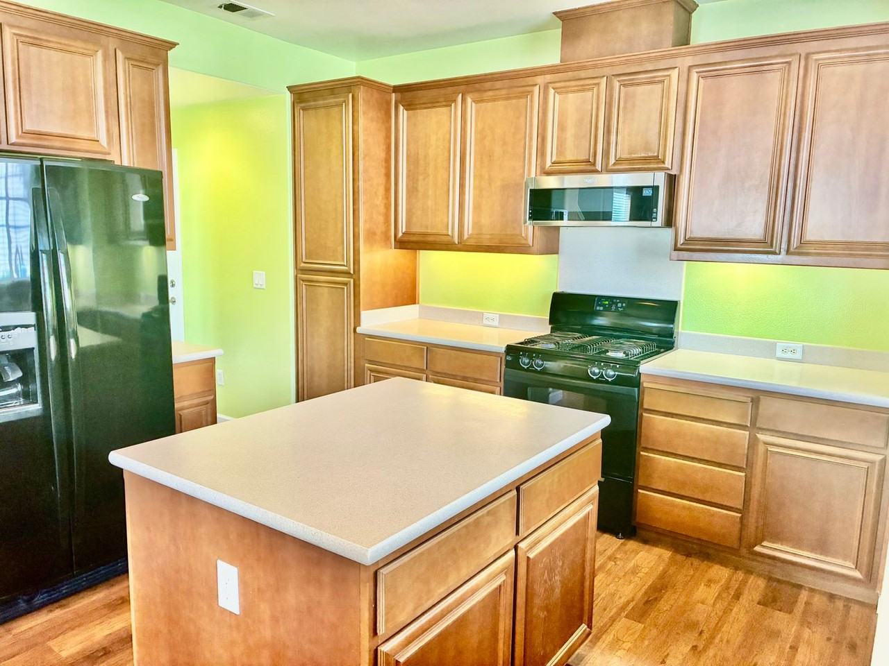 1847 Cedarwood Loop - Photo 2 of 17