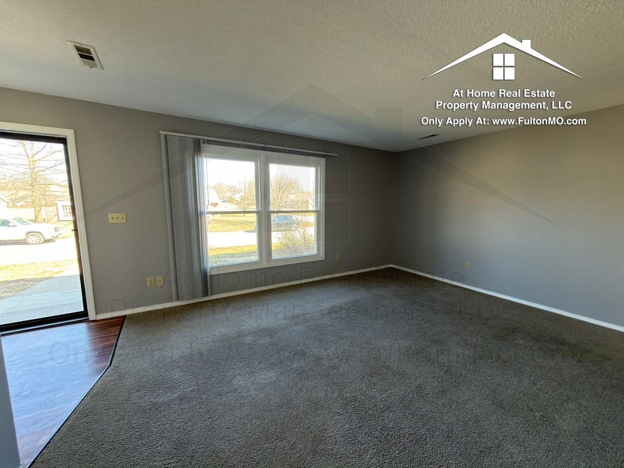 1904 Springdale Ct - Photo 4 of 35