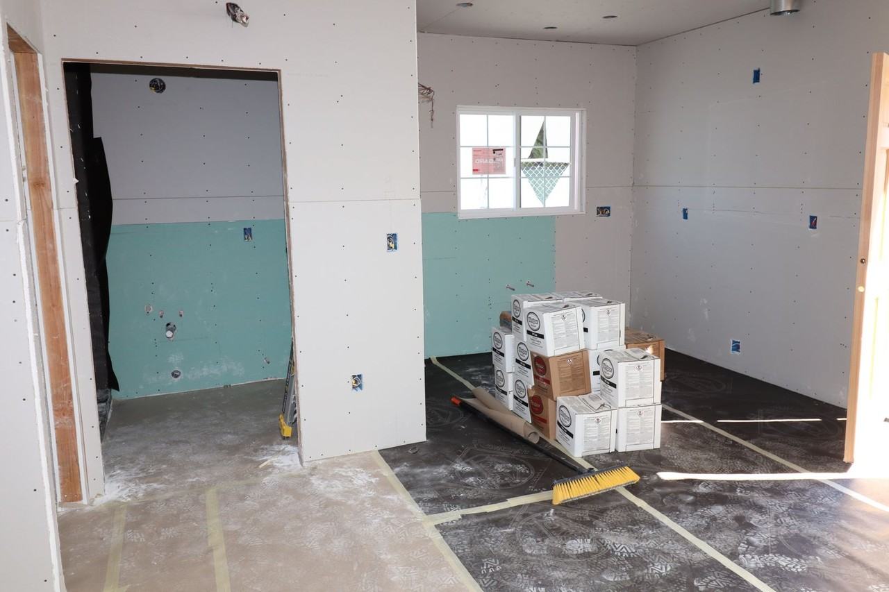 682 N Cambridge St - Photo 2 of 3