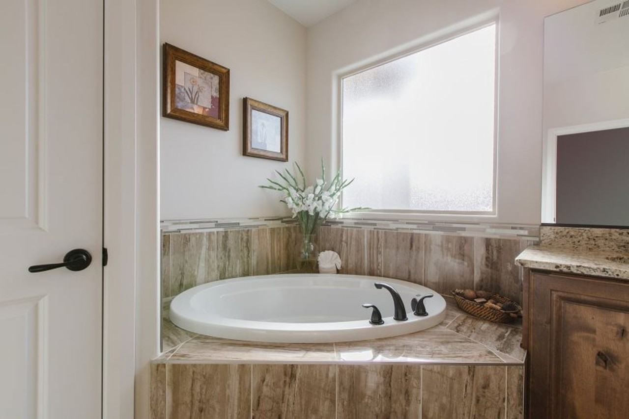 2116 E Wyoming Dr - Photo 3 of 19