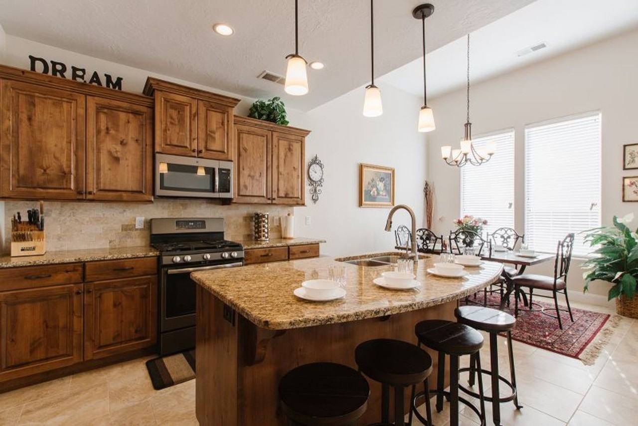 2116 E Wyoming Dr - Photo 4 of 19