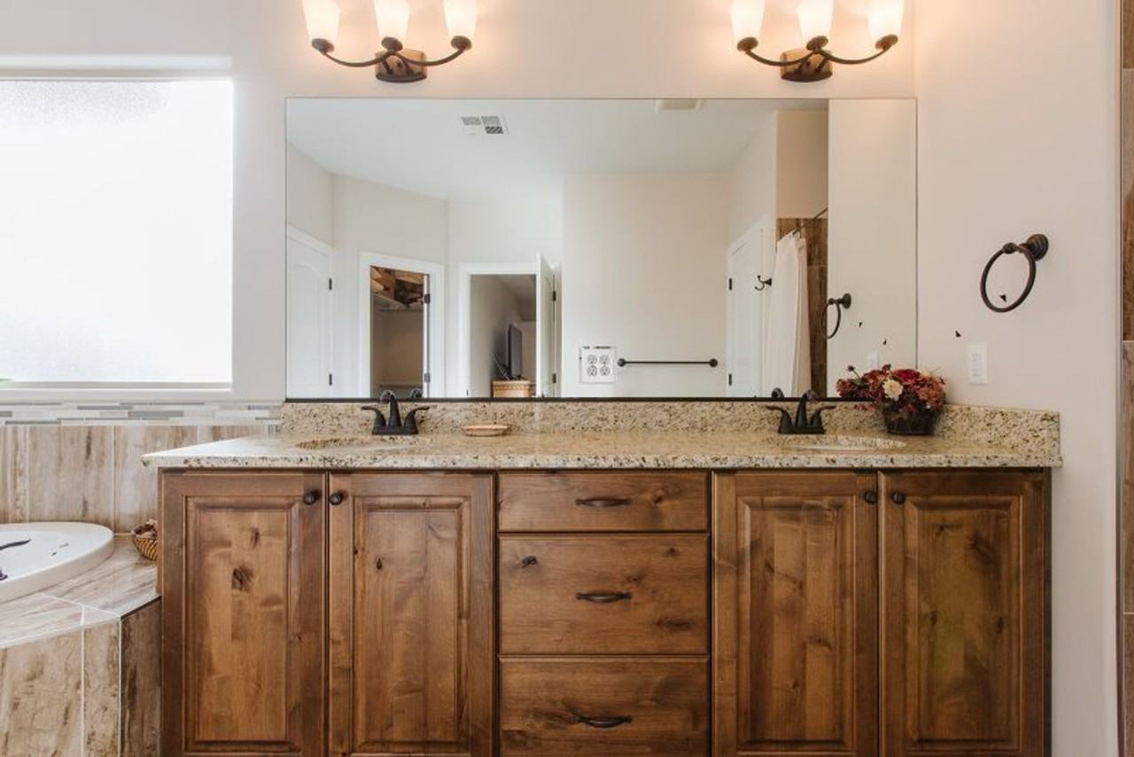 2116 E Wyoming Dr - Photo 5 of 19