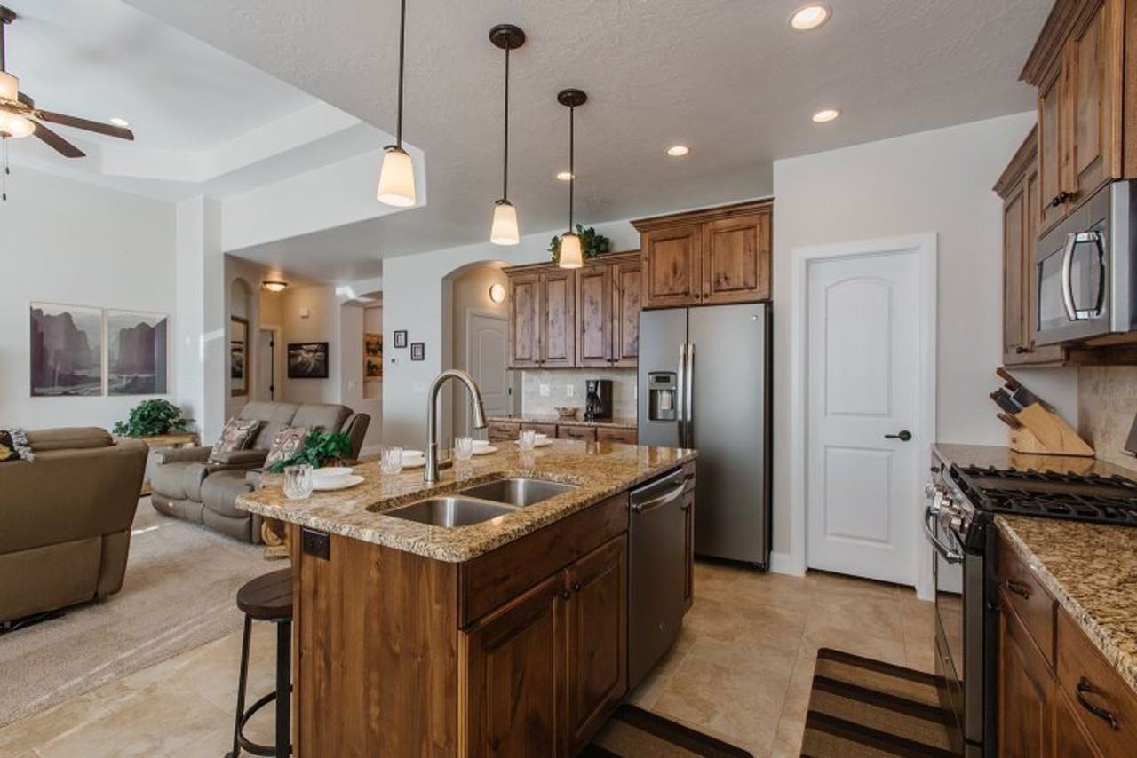 2116 E Wyoming Dr - Photo 7 of 19