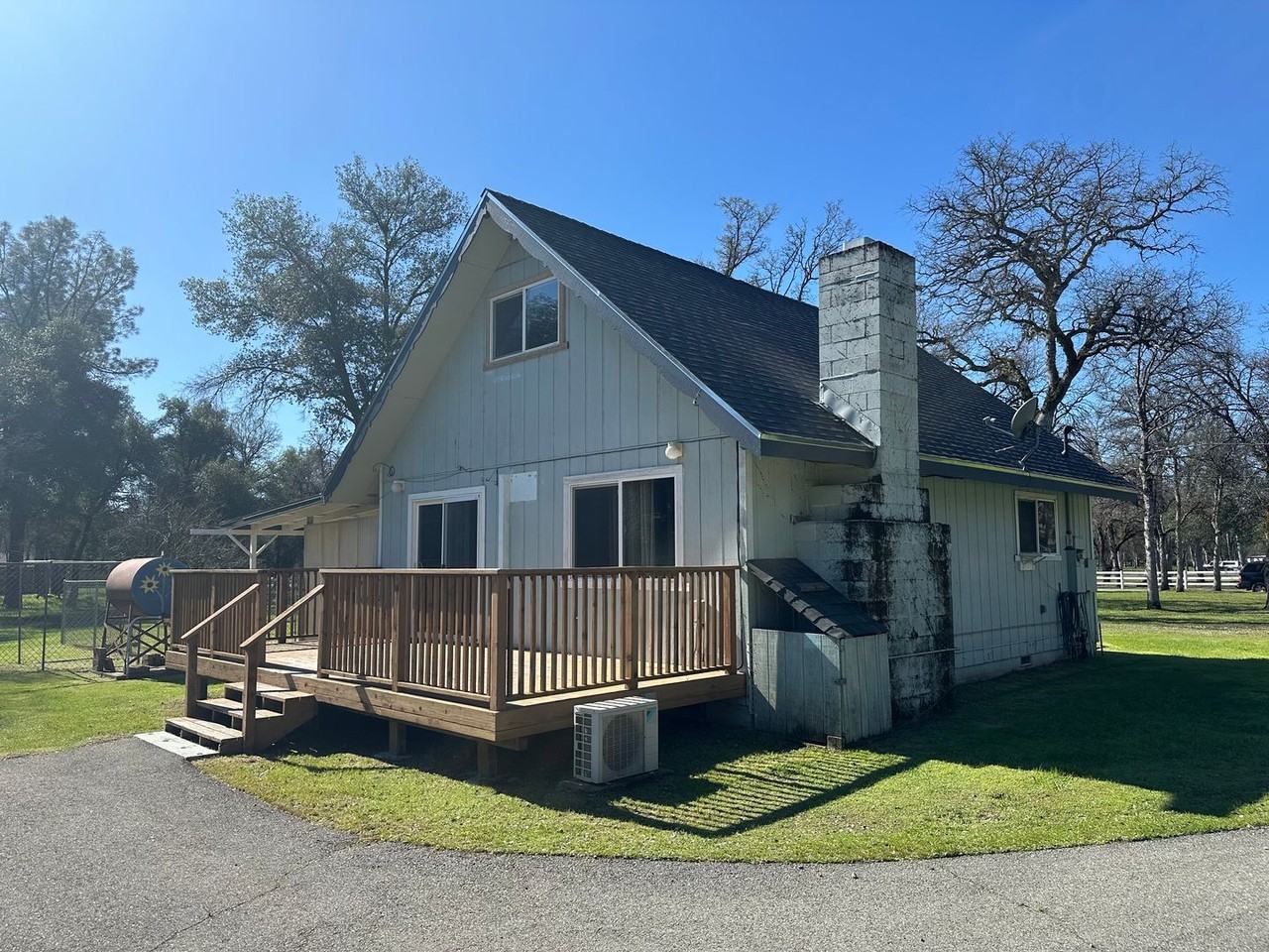 3390 Carriage Ln - Photo 3 of 32