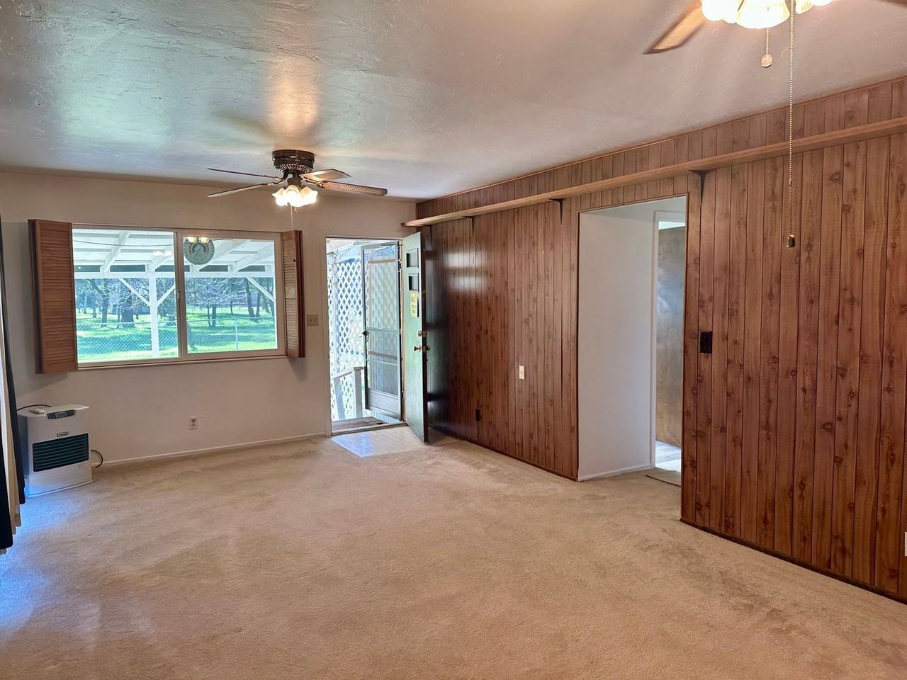 3390 Carriage Ln - Photo 7 of 32