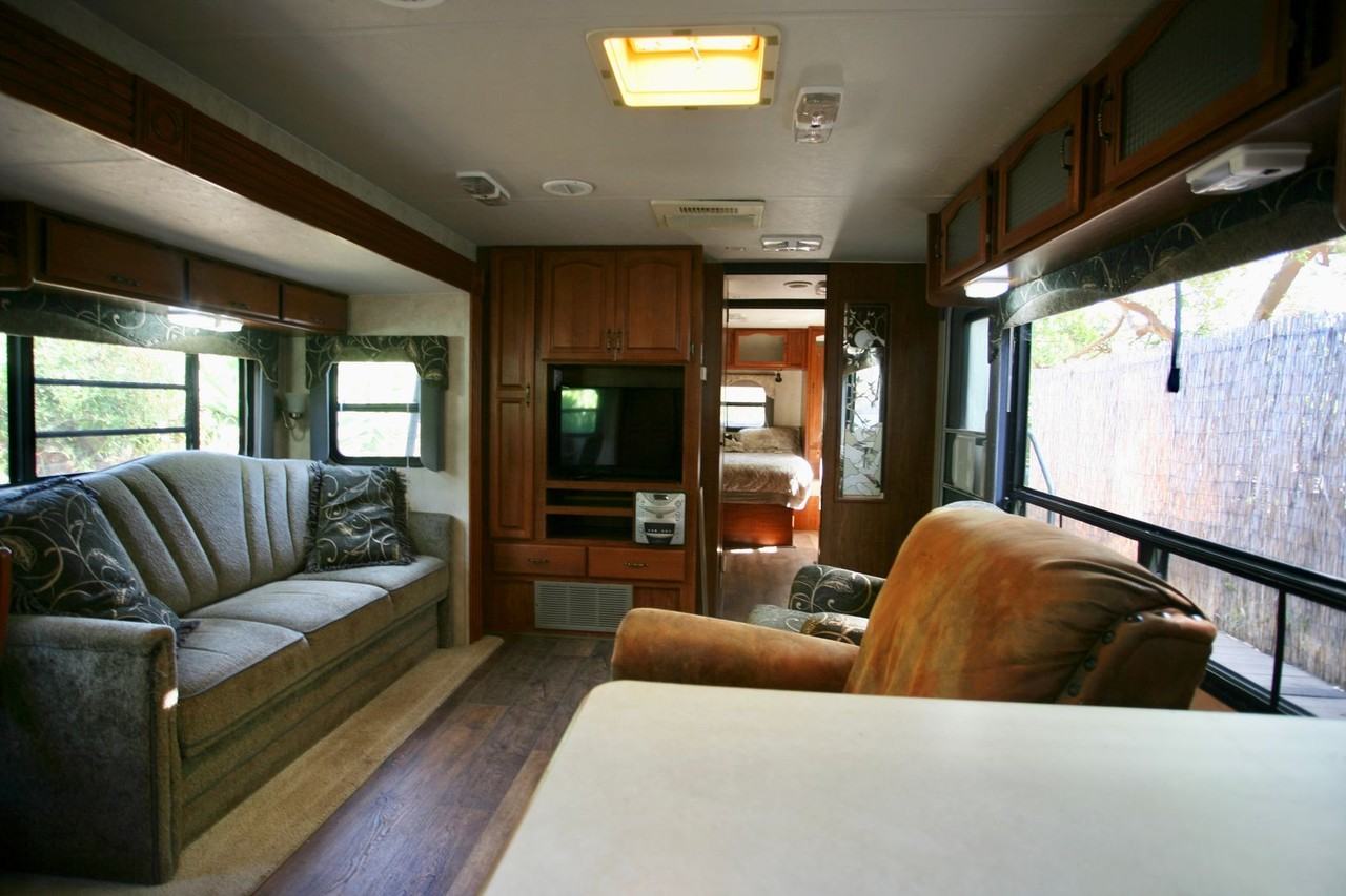 11530 Bridle Path Ln - Photo 3 of 10